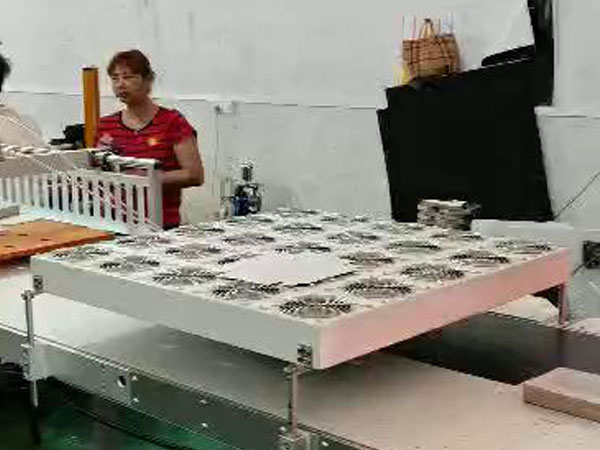 星空(中国)
机械生产礼品盒